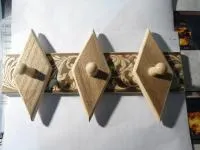 вешалка ромб 3 крючка 5,7*15,3*30 горячего тиснения лепесток-венге, пэм